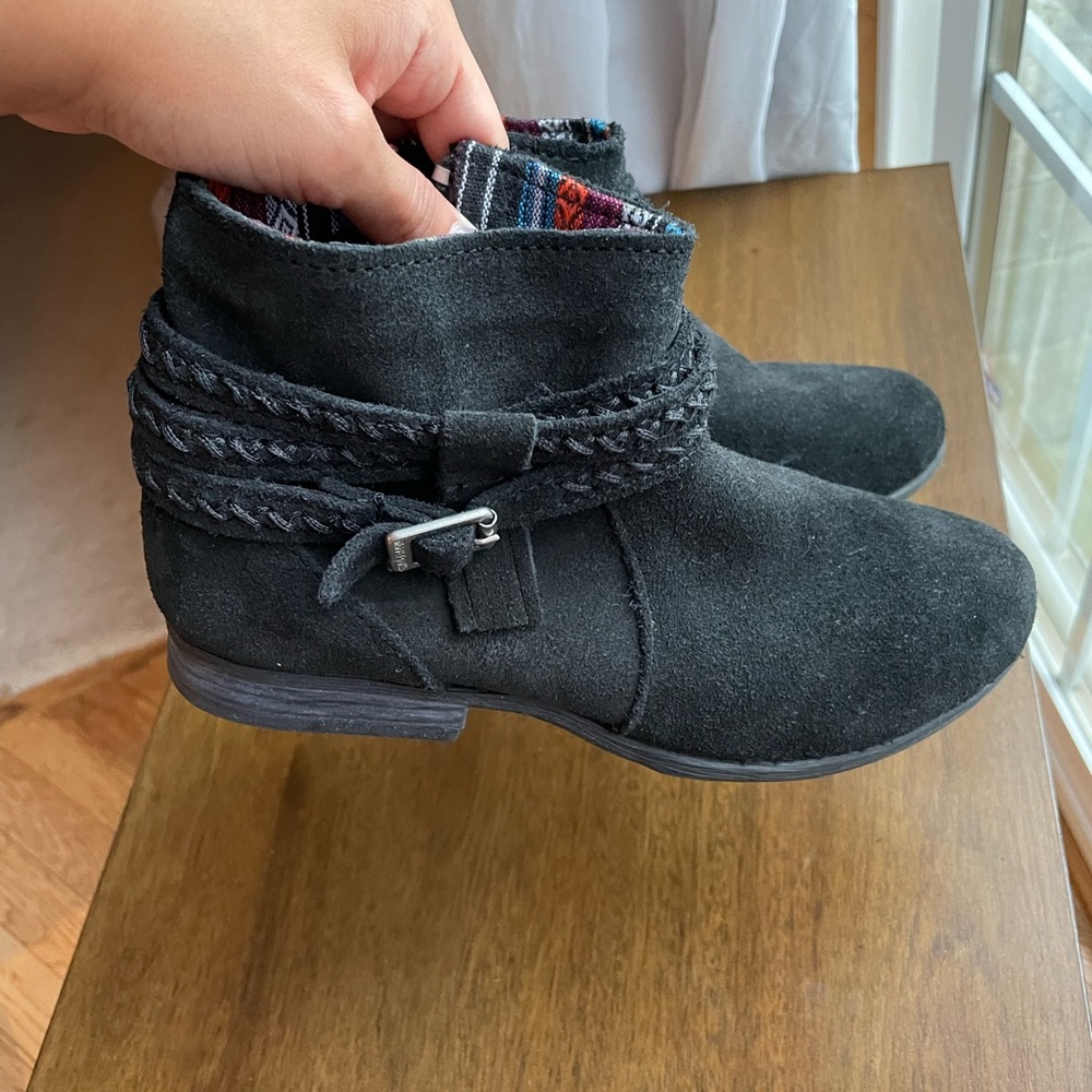 Minnetonka Dixon Black Suede Boots 7.5